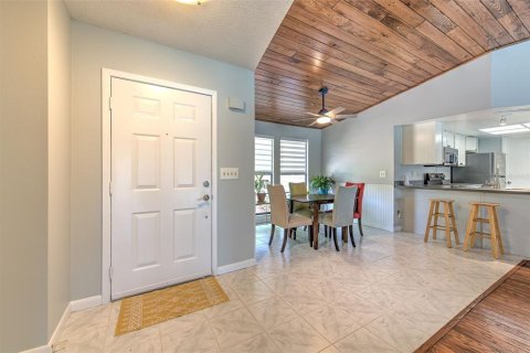 House in Land O' Lakes, Florida 3 bedrooms, 148.09 sq.m. № 2107794 - photo 9