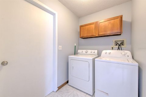 House in Land O' Lakes, Florida 3 bedrooms, 148.09 sq.m. № 2107794 - photo 30