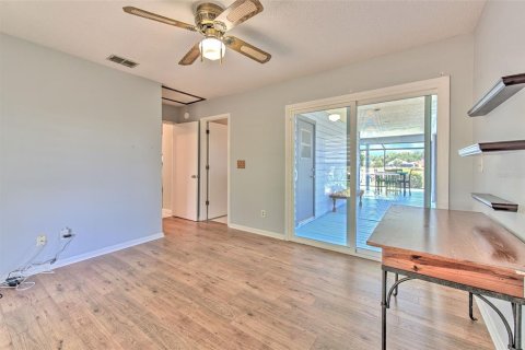 House in Land O' Lakes, Florida 3 bedrooms, 148.09 sq.m. № 2107794 - photo 25