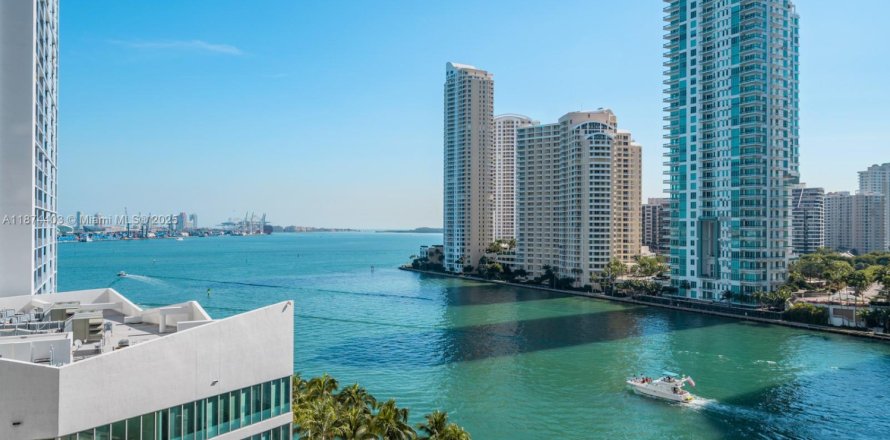 Кондоминиум с 1 спальней в Майами, Флорида № 1977822