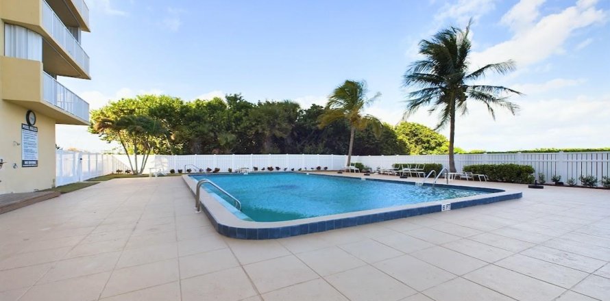 Condominio en Fort Pierce, Florida, 2 dormitorios № 1174064