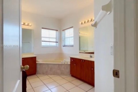 Купить виллу или дом в Мирамар, Флорида 4 спальни, 269.6м2, № 2044182 - фото 19