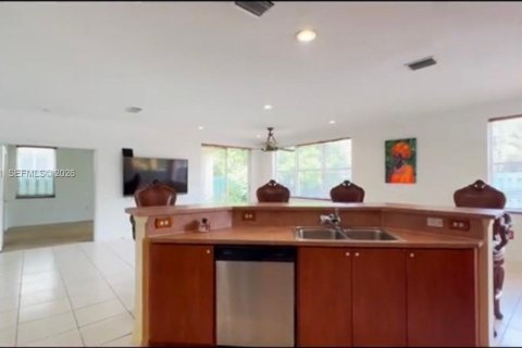 Купить виллу или дом в Мирамар, Флорида 4 спальни, 269.6м2, № 2044182 - фото 4