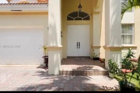 Дом в Мирамар, Флорида 4 спальни, 269.6м2 № 2044182