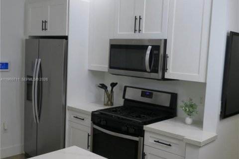 Купить таунхаус в Санрайз, Флорида 3 спальни, 151.24м2, № 2026569 - фото 5