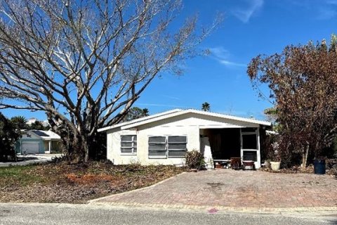 Casa en venta en Redington Shores, Florida, 2 dormitorios, 88.63 m2 № 1449885 - foto 1