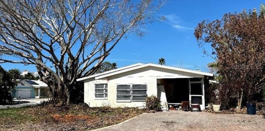 House in Redington Shores, Florida 2 bedrooms, 88.63 sq.m. № 1449885