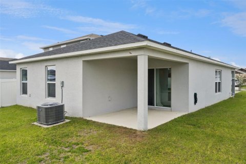 House in Davenport, Florida 3 bedrooms, 140.47 sq.m. № 2109991 - photo 25