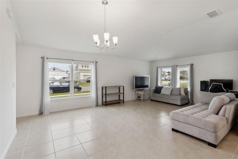 House in Davenport, Florida 3 bedrooms, 140.47 sq.m. № 2109991 - photo 9