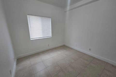 Condo in West Palm Beach, Florida, 3 bedrooms № 2179363 - photo 19