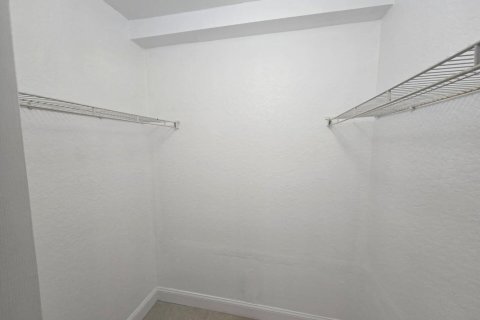 Condo in West Palm Beach, Florida, 3 bedrooms № 2179363 - photo 13