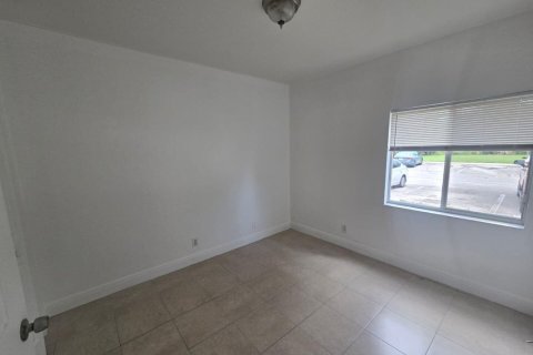 Condo in West Palm Beach, Florida, 3 bedrooms № 2179363 - photo 15