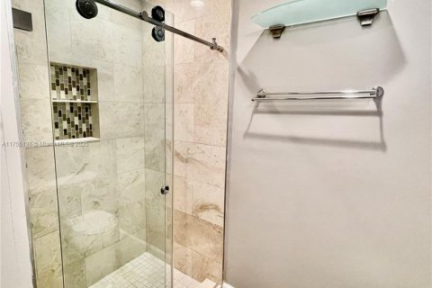 Villa ou maison à louer à Sunrise, Floride: 4 chambres, 195.09 m2 № 1896422 - photo 20