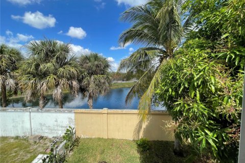 Villa ou maison à louer à Sunrise, Floride: 4 chambres, 195.09 m2 № 1896422 - photo 26