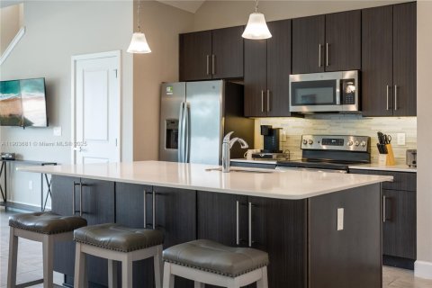 House in Davenport, Florida 4 bedrooms № 2039432 - photo 6