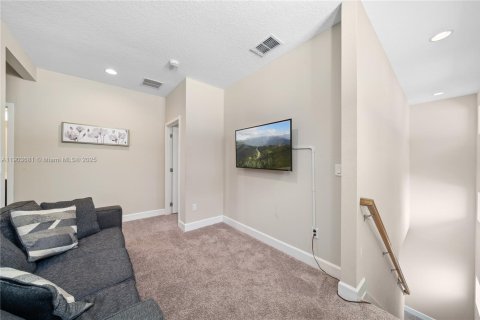 House in Davenport, Florida 4 bedrooms № 2039432 - photo 17