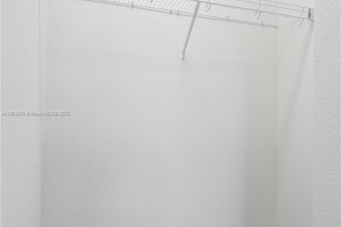 House in Davenport, Florida 4 bedrooms № 2039432 - photo 23