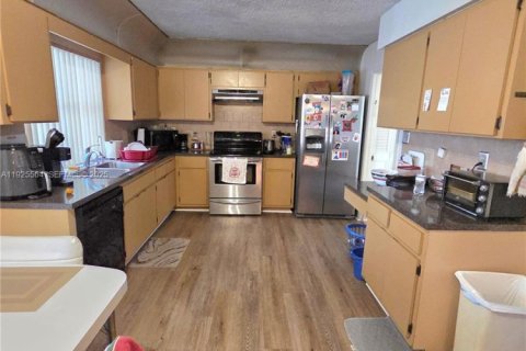 Villa ou maison à vendre à Coral Springs, Floride: 4 chambres, 228.73 m2 № 1986321 - photo 16