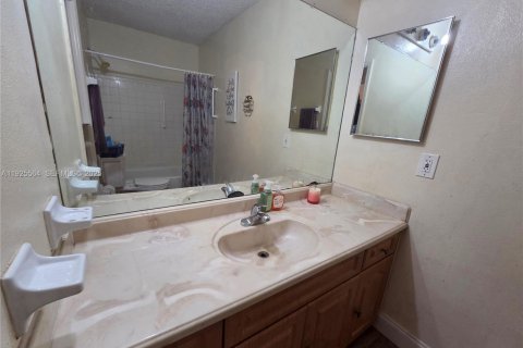 Villa ou maison à vendre à Coral Springs, Floride: 4 chambres, 228.73 m2 № 1986321 - photo 25