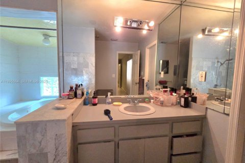 Villa ou maison à vendre à Coral Springs, Floride: 4 chambres, 228.73 m2 № 1986321 - photo 30