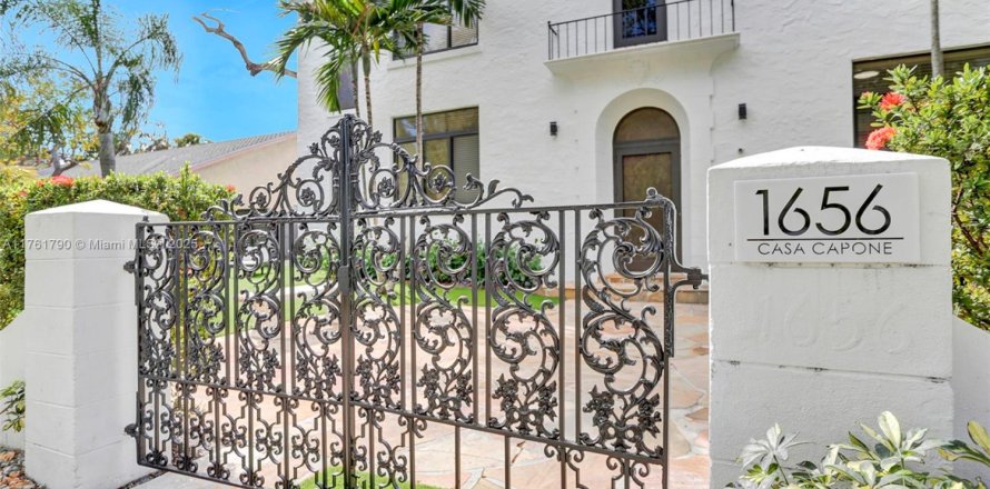 Casa en Hollywood, Florida 2 dormitorios, 109.16 m2 № 1712763