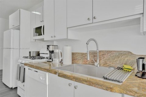 Casa en alquiler en Hollywood, Florida, 2 dormitorios, 109.16 m2 № 1712763 - foto 19