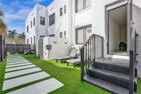 Casa en alquiler en Hollywood, Florida, 2 dormitorios, 109.16 m2 № 1712763 - foto 13