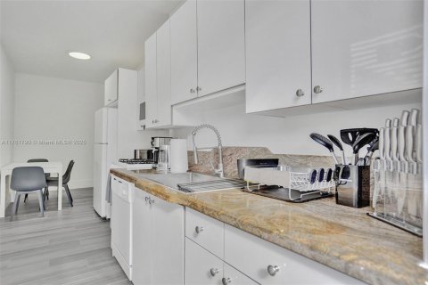 Casa en alquiler en Hollywood, Florida, 2 dormitorios, 109.16 m2 № 1712763 - foto 16