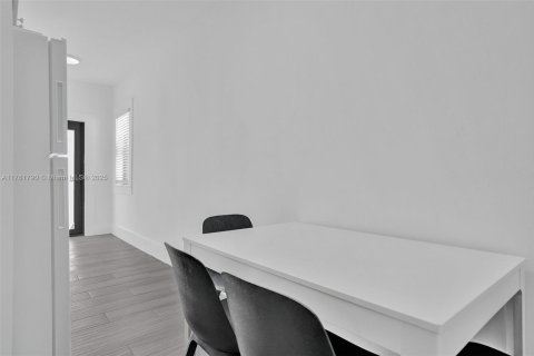 Casa en alquiler en Hollywood, Florida, 2 dormitorios, 109.16 m2 № 1712763 - foto 22