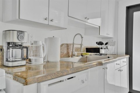 Casa en alquiler en Hollywood, Florida, 2 dormitorios, 109.16 m2 № 1712763 - foto 18