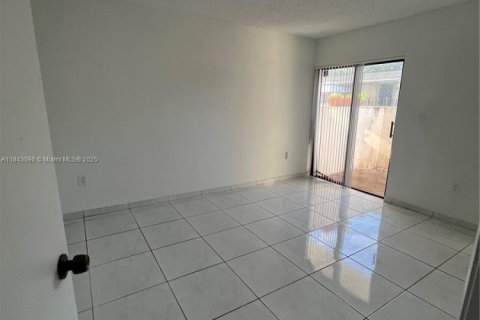 Купить кондоминиум в Майами, Флорида 2 спальни, 78.69м2, № 1981755 - фото 29