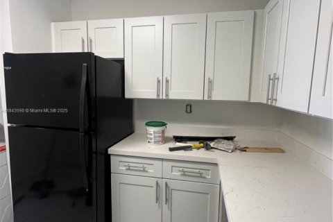 Купить кондоминиум в Майами, Флорида 2 спальни, 78.69м2, № 1981755 - фото 10