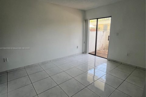 Купить кондоминиум в Майами, Флорида 2 спальни, 78.69м2, № 1981755 - фото 6