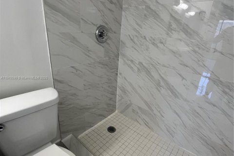 Купить кондоминиум в Майами, Флорида 2 спальни, 78.69м2, № 1981755 - фото 8