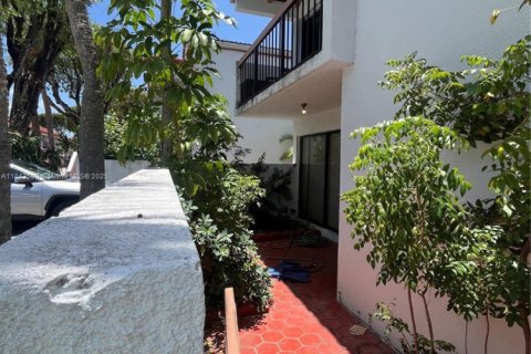 Купить кондоминиум в Майами, Флорида 2 спальни, 78.69м2, № 1981755 - фото 1