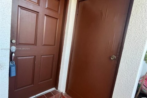 Купить кондоминиум в Майами, Флорида 2 спальни, 78.69м2, № 1981755 - фото 17