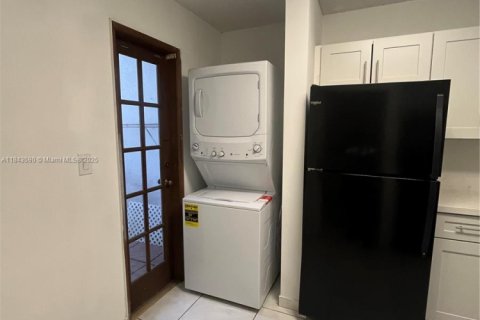 Купить кондоминиум в Майами, Флорида 2 спальни, 78.69м2, № 1981755 - фото 25