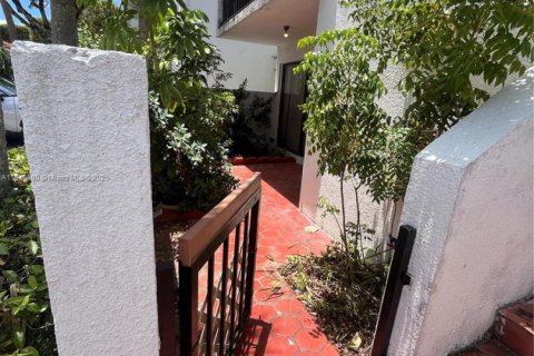 Купить кондоминиум в Майами, Флорида 2 спальни, 78.69м2, № 1981755 - фото 23