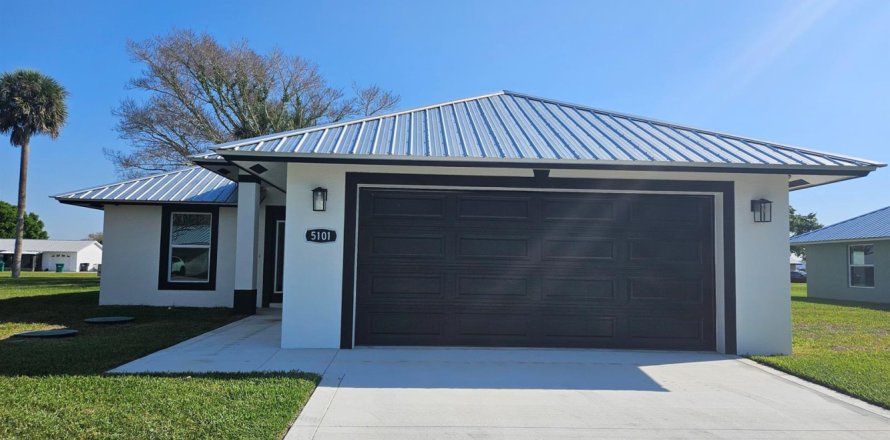 Casa en Okeechobee, Florida 3 dormitorios, 134.71 m2 № 2249632