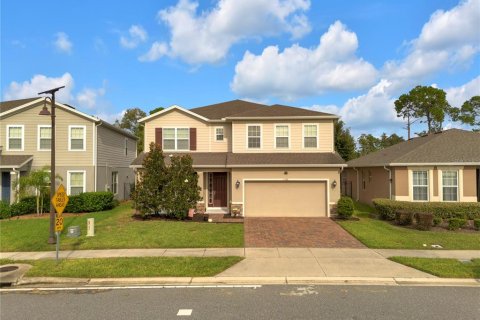 House in Clermont, Florida 5 bedrooms, 287.25 sq.m. № 2396877