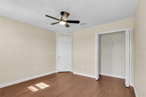 House in Clermont, Florida 5 bedrooms, 287.25 sq.m. № 2396877 - photo 25