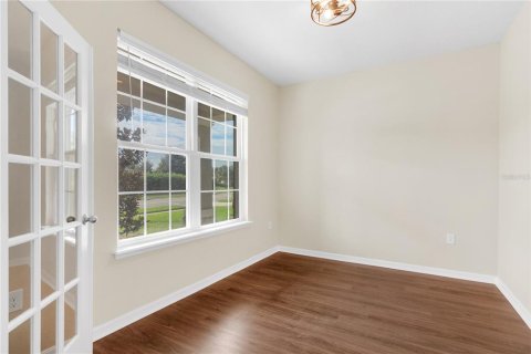 House in Clermont, Florida 5 bedrooms, 287.25 sq.m. № 2396877 - photo 5