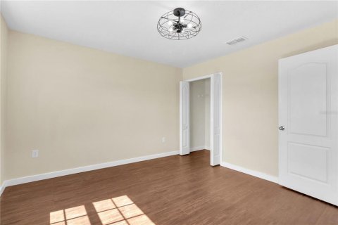 House in Clermont, Florida 5 bedrooms, 287.25 sq.m. № 2396877 - photo 28