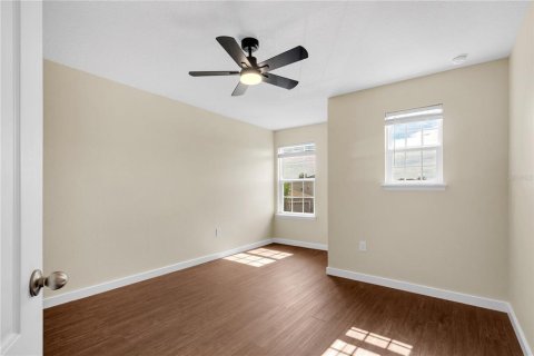 House in Clermont, Florida 5 bedrooms, 287.25 sq.m. № 2396877 - photo 24
