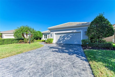 House in Bradenton, Florida 3 bedrooms, 180.97 sq.m. № 1619348 - photo 2