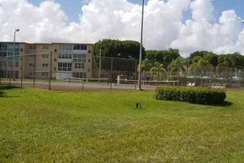 Condominio en venta en Boynton Beach, Florida, 2 dormitorios, 91.23 m2 № 1176930 - foto 1