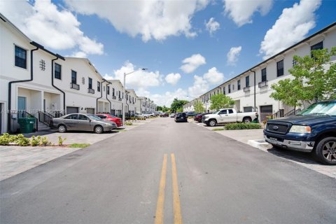 Adosado en alquiler en Florida City, Florida, 3 dormitorios, 136.19 m2 № 2033058 - foto 2