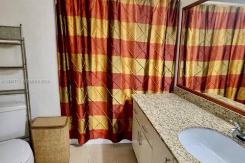Condo in Miami, Florida, 2 bedrooms  № 2048411 - photo 20