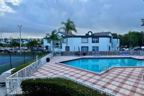 Condo in Miami, Florida, 2 bedrooms  № 2048411 - photo 29