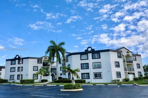 Condo in Miami, Florida, 2 bedrooms  № 2048411